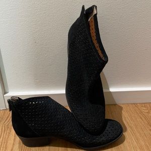 Women’s 8.5 Lucky Brand Booties